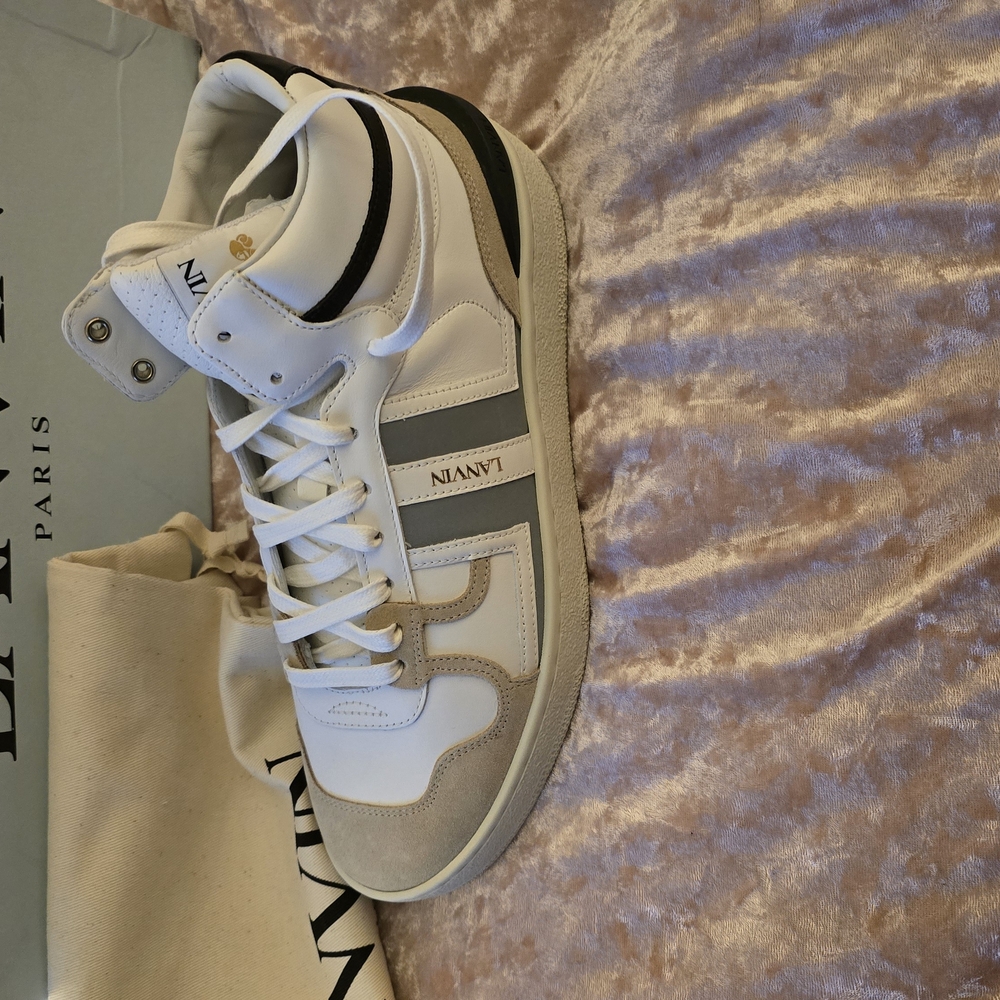 NIANVI White and Gray Sneakers